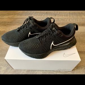Women’s Nike React Infinity Flyknit 2 (SIZE 6.5)